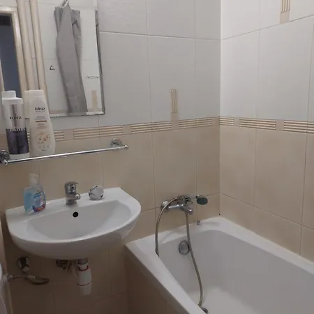 Roland 2 Srodmiescie Metro Rondo Onz,aleja Jana Pawla Ii,18 Apartamento Varsóvia
