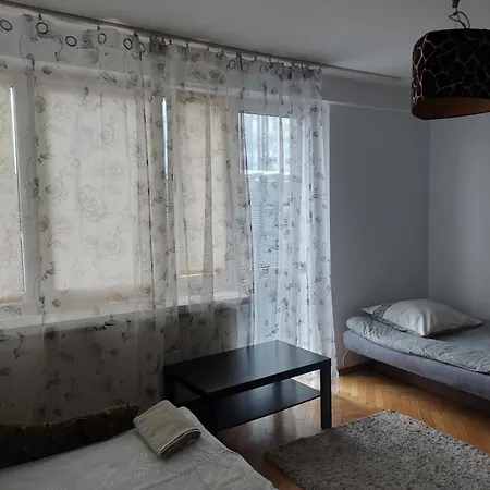 Roland 2 Srodmiescie Metro Rondo Onz,aleja Jana Pawla Ii,18 Apartamento *